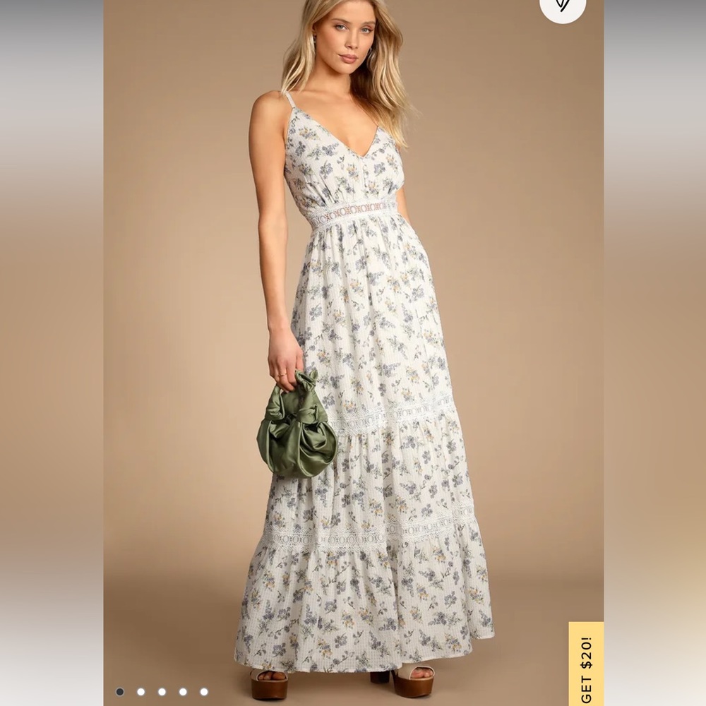 NWT Lulus Fond of Frolicking White Floral Seersucker Maxi Dress white large